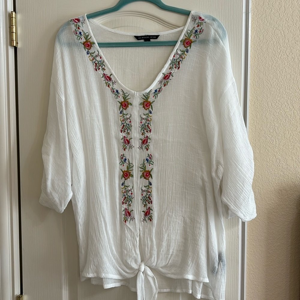 Sz 2X. 3/4 length sleeves.